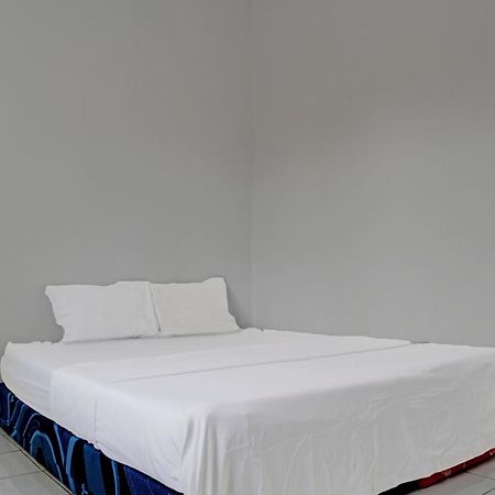 Spot On 92856 Home Stay Syariah Aom Kusman Sukabumi Εξωτερικό φωτογραφία